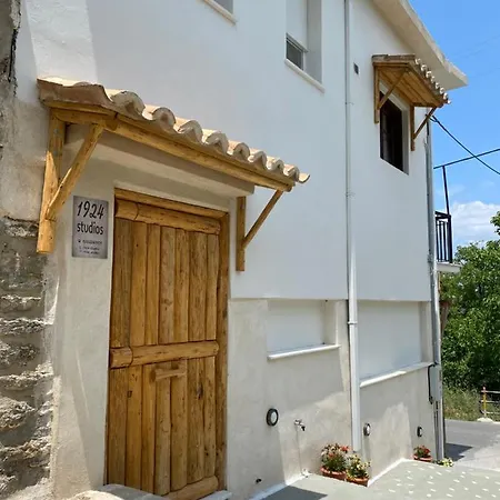 1924 3 Apartment
